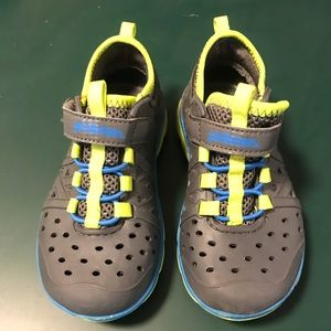 Stride Rite Phibian shoes